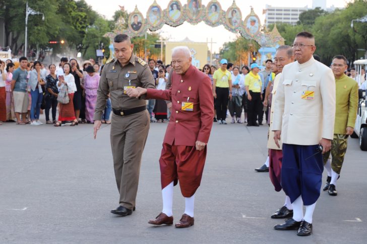 ‘ทหารคนสนิท’ ปัดข่าว’ป๋าเปรม’ป่วยหนักเข้ารพ.