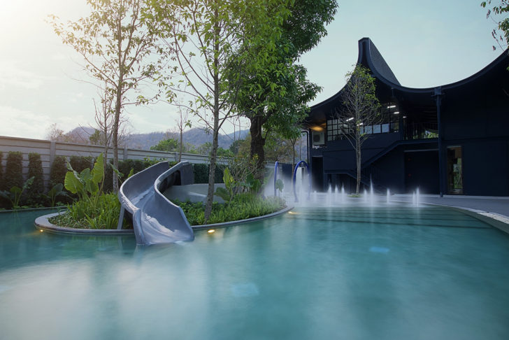 สระว่ายน้ำชื่อว่า Creek
