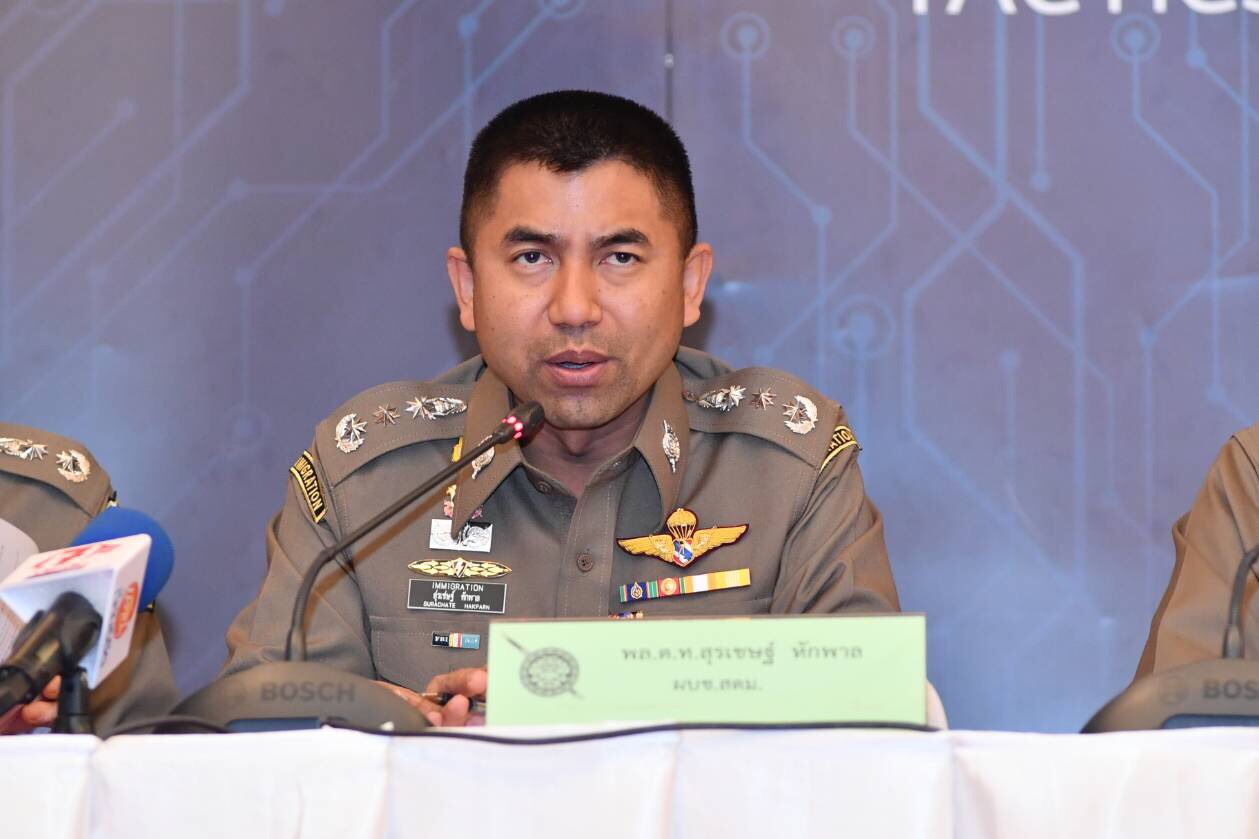 “บิ๊กโจ๊ก” ยันไร้ใบสั่งจับรองหน.อนาคตใหม่แชร์ข่าวปลอม “บิ๊กป้อม” จ่อเอาผิดสปอนเซอร์เว็บ