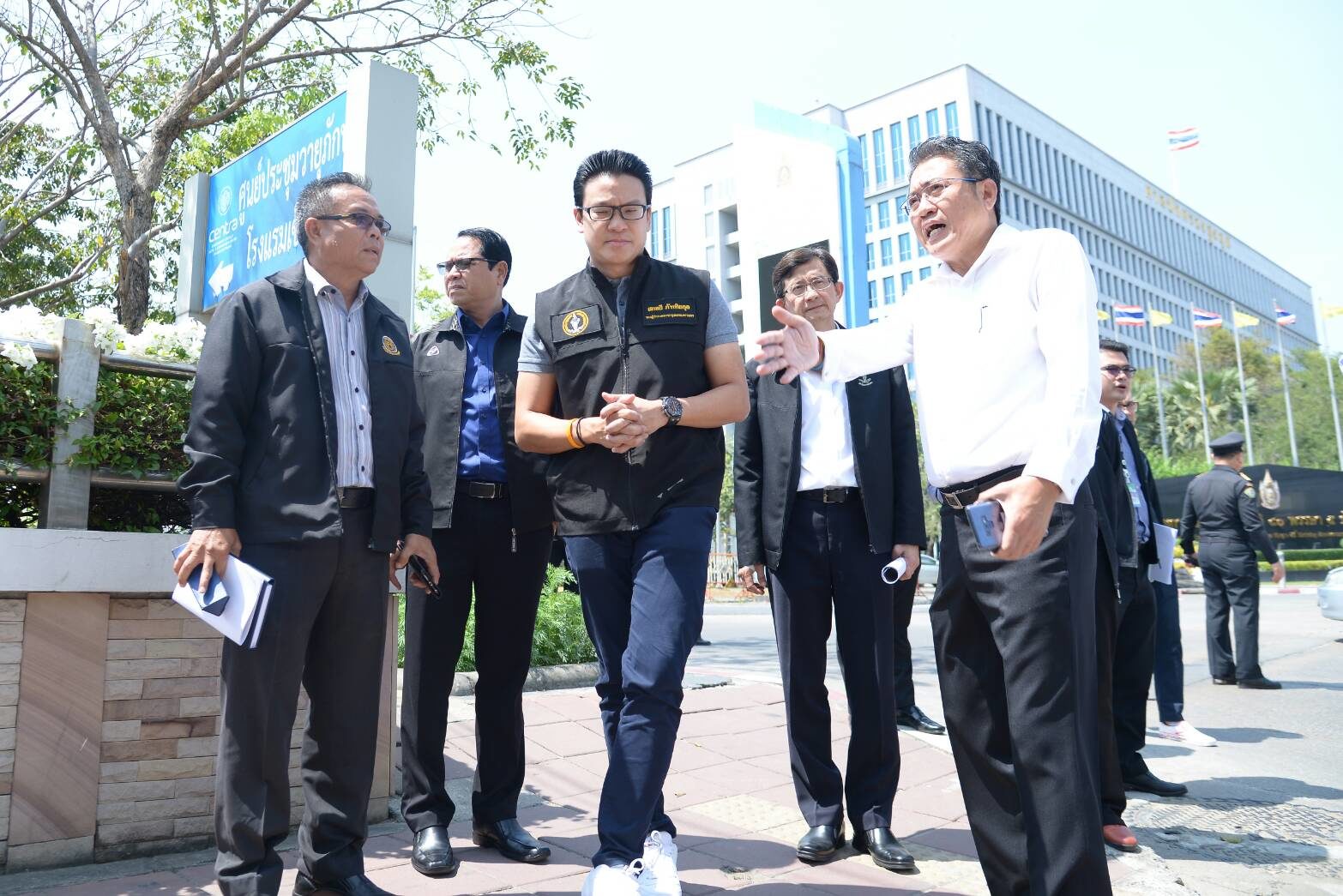 “สกลธี” เผย กทม.เล็งชง “บิ๊กป้อม” ไฟเขียว 3 โครงการถนน-สะพาน แก้รถติดย่านแจ้งวัฒนะ