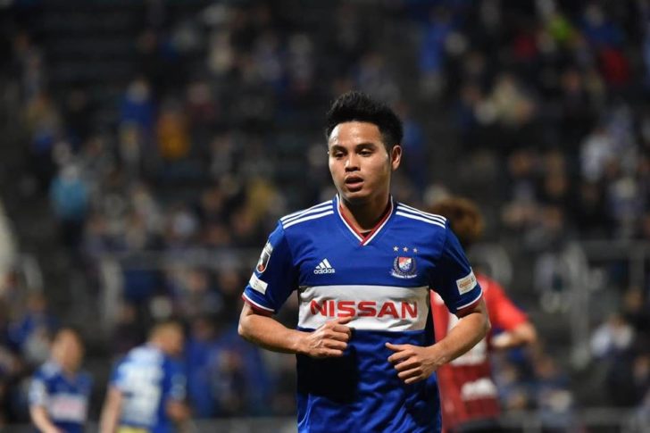 ‘ธีราทร’ ถูกถอดช่วงทดเจ็บ ‘โยโกฮาม่า’ เปิดรังฮึดตีเจ๊าแชมป์เจลีก ‘คาวาซากิ’ ระทึก2-2