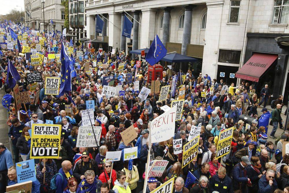 ผู้ประท้วง Anti-Brexit เกินคาดแตะ 1 ล้านคน ขณะที่คำร้องผ่านเว็บไซต์รัฐสภา UK เกิน 4.3 ล้านคน