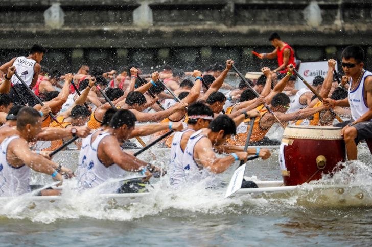 Action on the river at The King's Cup Elephant Boat Races_resize