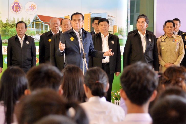 “บิ๊กตู่” เยือนนครฯ ขอโอกาสทำงานต่อ ยันอยู่มา 5 ปี ไม่นาน เพราะทุ่มเทเพื่อชาติ