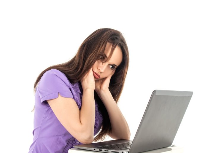 girl-1064658_960_720 นั่งนาน นั่งผิดท่า เสี่ยงเป็นโรคร้าย