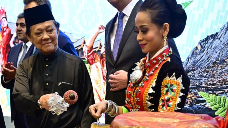 https___cdn.cnn.com_cnnnext_dam_assets_190307124619-tourism-minister-mohamaddin-ketapi-berlin-itb รมว.ท่องเที่ยวมาเลเซีย ยืนยัน “ไม่มีรักร่วมเพศในประเทศ”