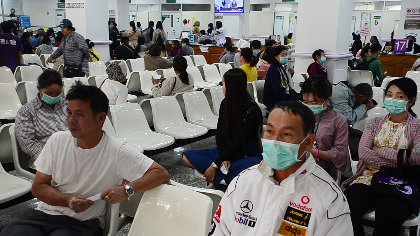 ฝุ่นคลุ้งชายแดน แม่สาย PM2.5 ทะลุ 158 มคก./ลบ.ม. เร่งฉีดน้ำ-แนะใส่หน้ากาก