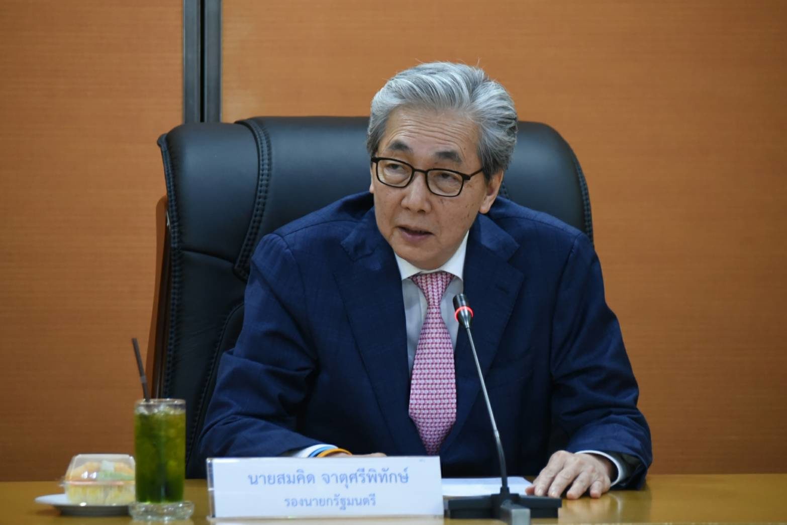 “สมคิด” ลั่นประมูล “ดิวตี้ฟรี” ต้องโปร่งใส ชี้คมนาคม-ทอท. ต้องหาทางออก
