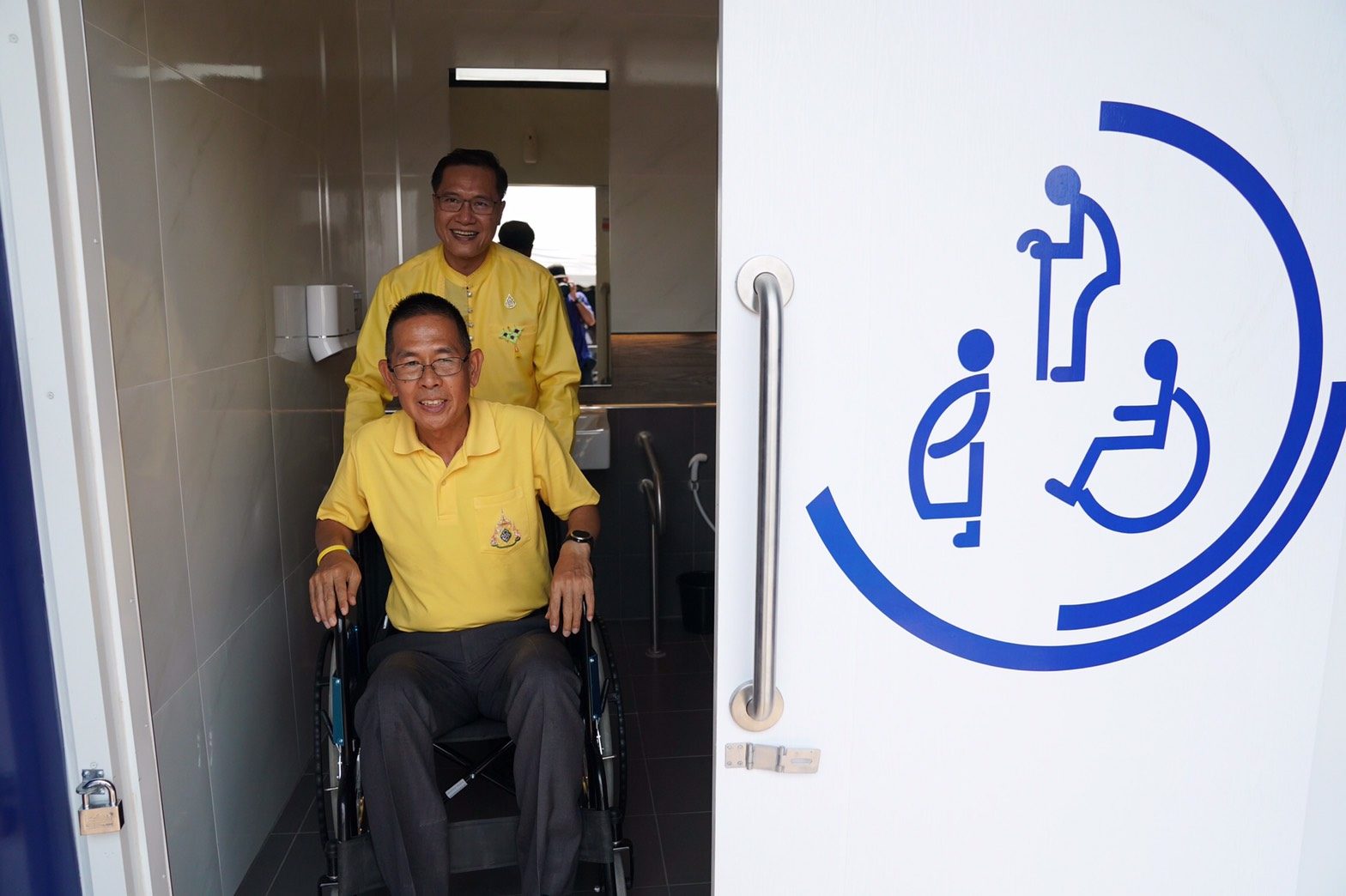 ‘วีระศักดิ์’ร่วมส่งมอบห้องน้ำสาธารณะแห่งที่5 เชิญชวนคนเที่ยวจังหวัดเลย