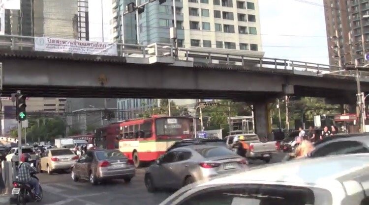 เร่งศึกษา ค่าผ่านทางเข้าเมืองชั้นใน นำร่อง ถ.สุขุมวิท-อโศก กระตุ้นใช้รถสาธารณะ