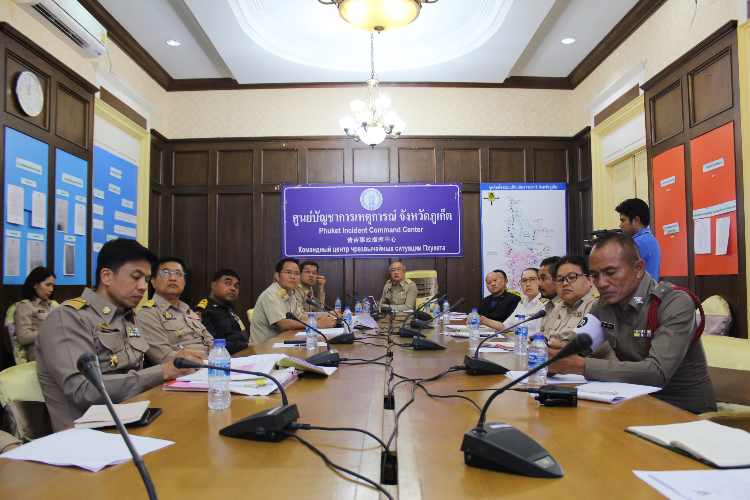 จังหวัดภูเก็ตประชุมจัดระเบียบรถสาธารณะ เร่งประสาน จนท. อำนวยความสะดวก นทท.