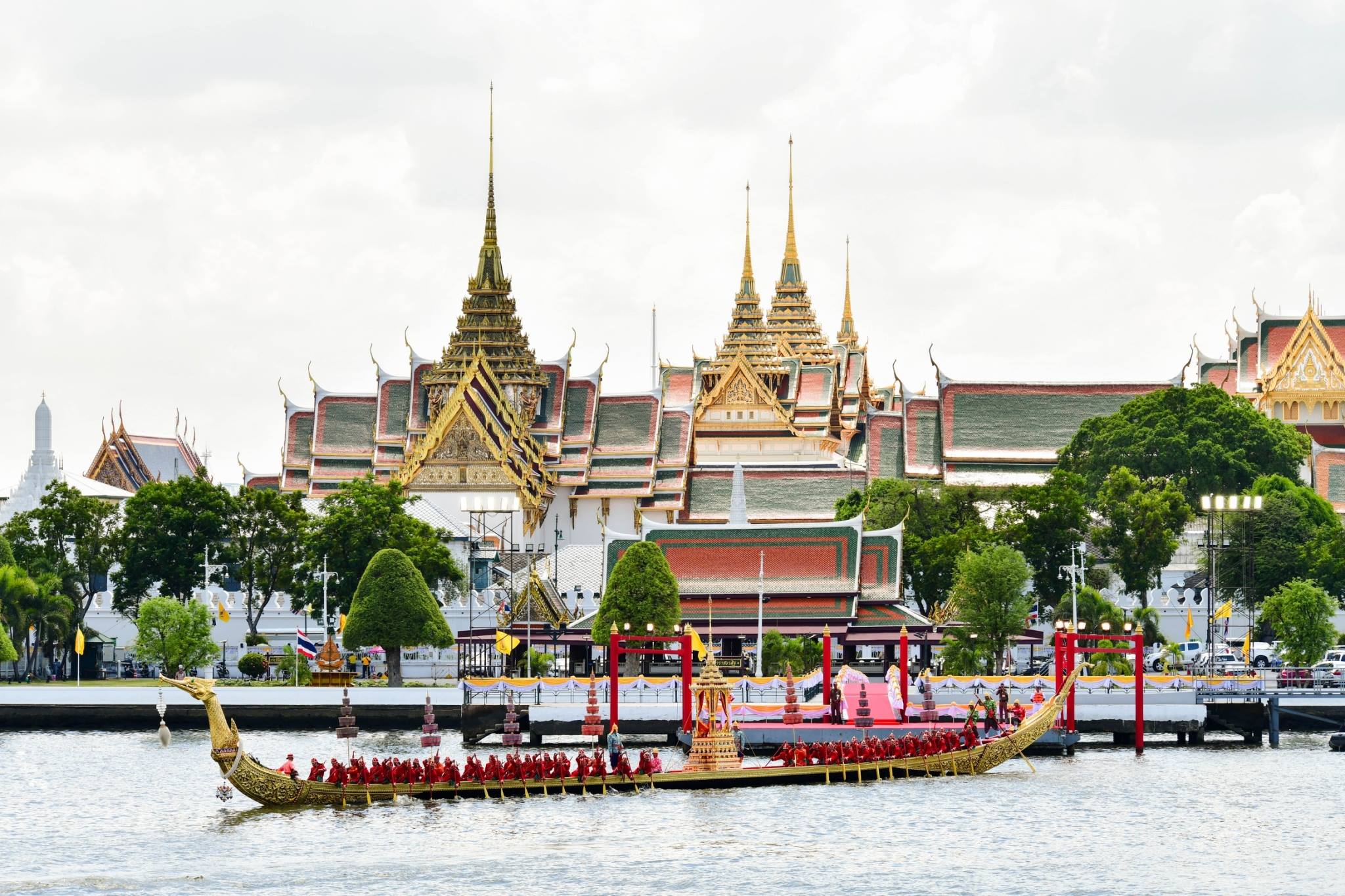 ซ้อมใหญ่การเชิญเรือพระที่นั่งสุพรรณหงส์สำหรับพระราชพิธีบรมราชาภิเษก สวยงาม ตระการตา