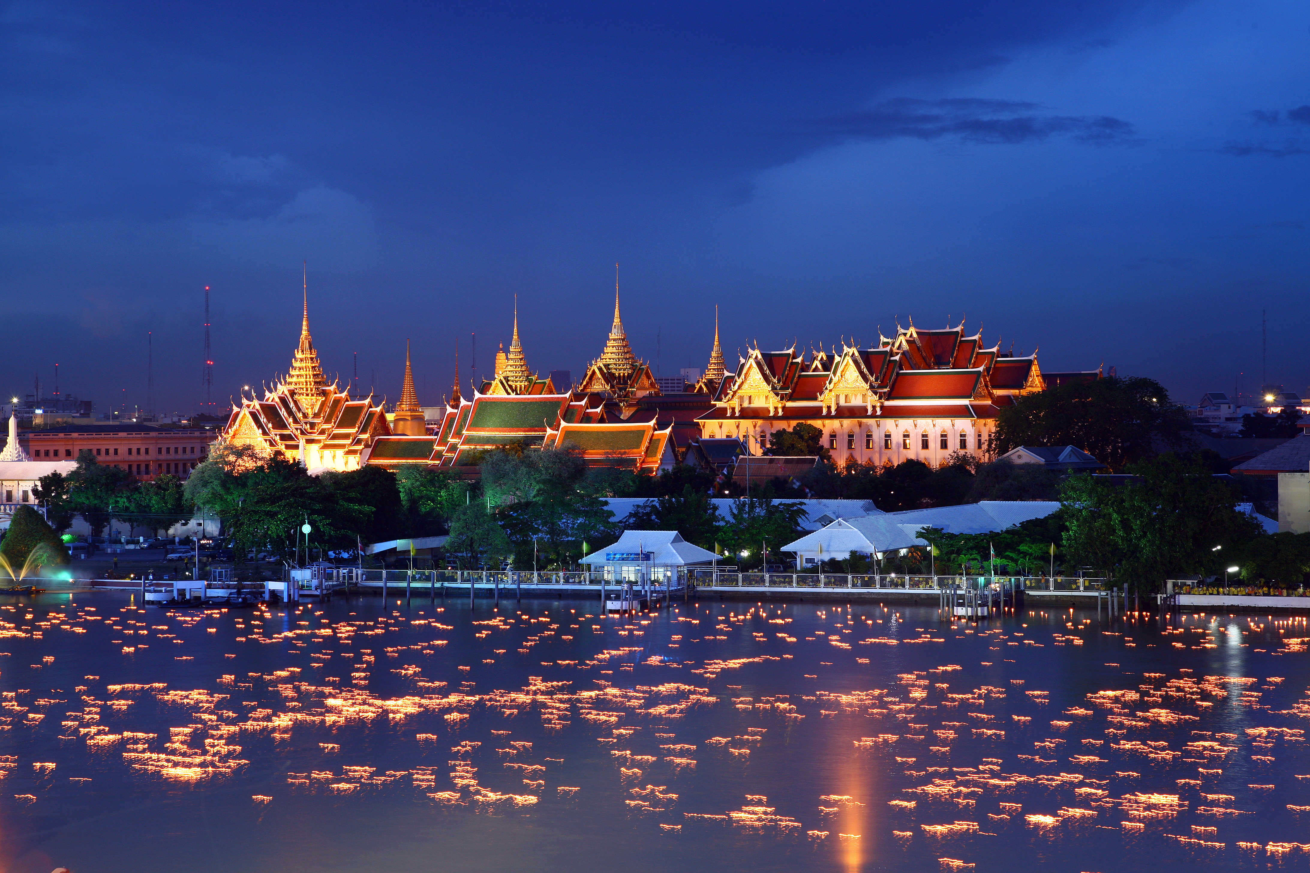 คู่มือประชาชนเข้าร่วมงาน พระราชพิธีบรมราชาภิเษก
