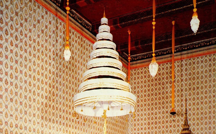 คำเกี่ยวกับพระราชพิธีบรมราชาภิเษก : เศวตฉัตร