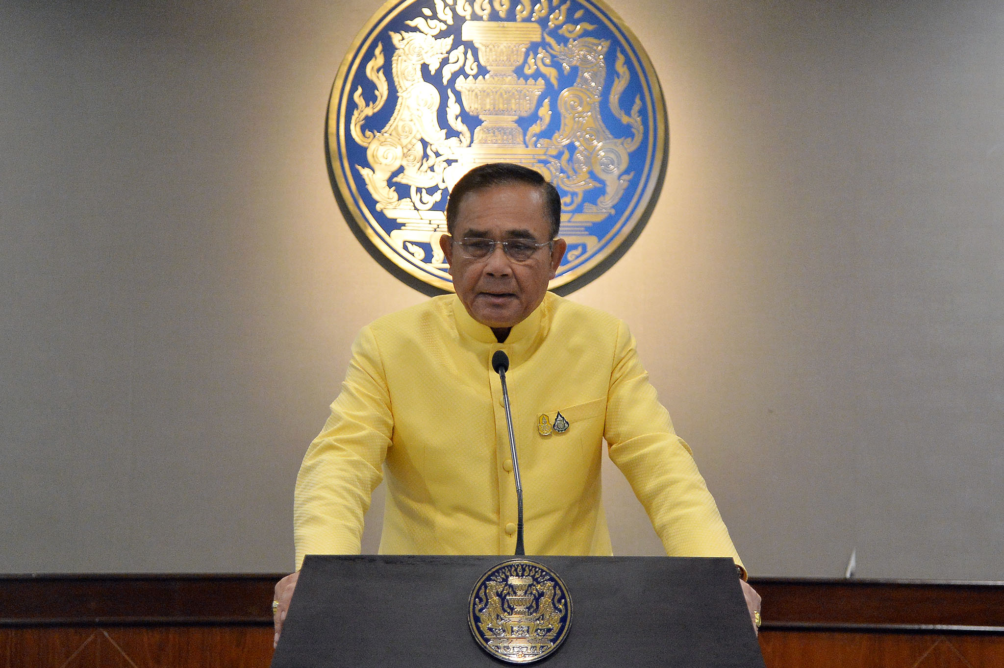 จับตา! “บิ๊กตู่” ปัดตอบแถลงผลงาน 5 ปี คสช. ก่อนมีรบ.ใหม่ บอก “ดูก่อน”