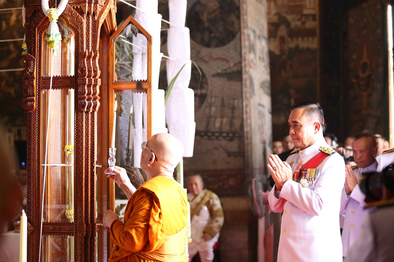 สมเด็จพระสังฆราช-นายกฯเป็นประธานพิธีเสกน้ำอภิเษกสำหรับพระราชพิธีบรมราชาภิเษก