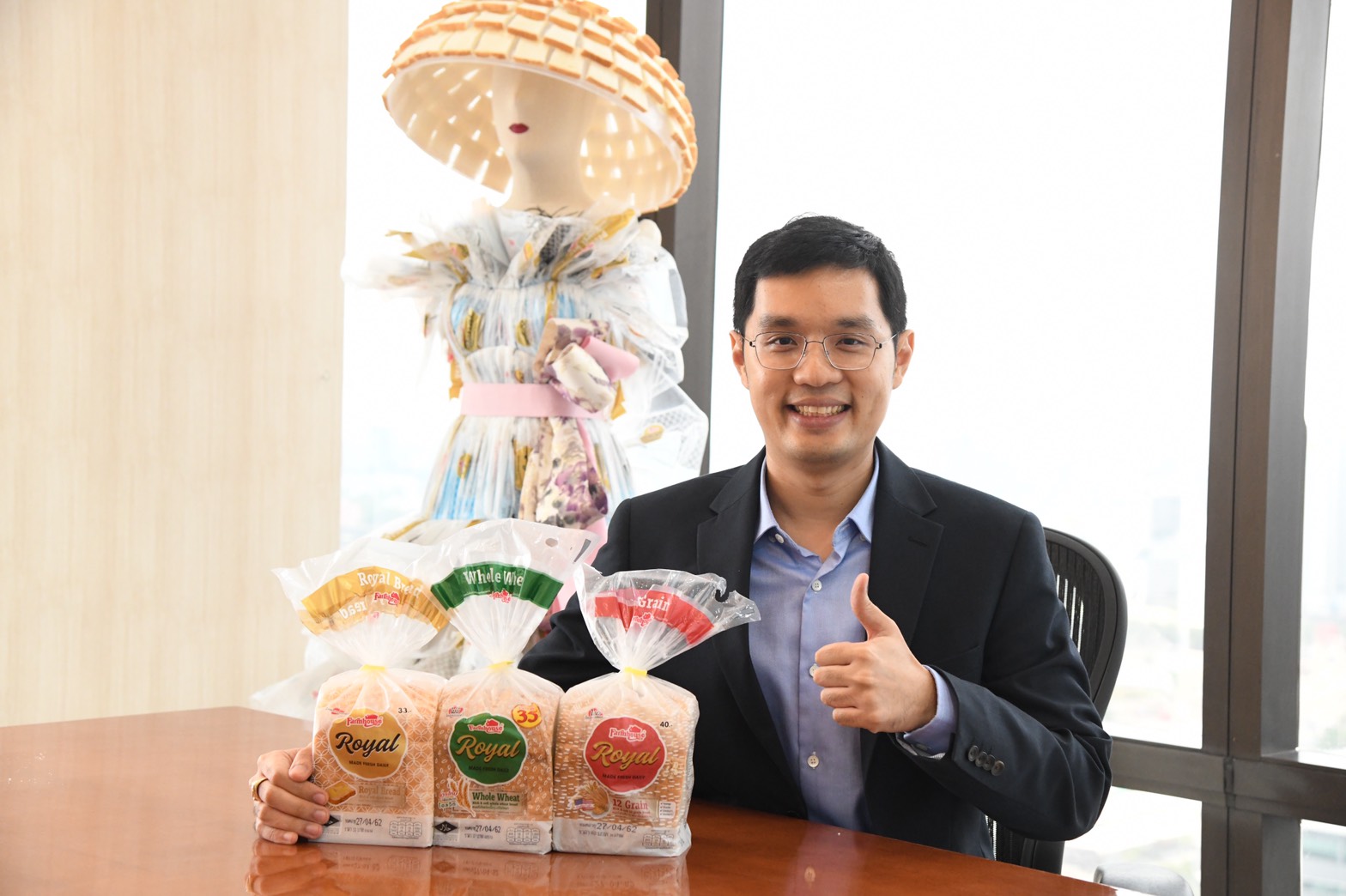 “ฟาร์มเฮ้าส์” ตั้งเป้าโต 10% ออกสินค้าใหม่รับเทรนด์สุขภาพ จัดแฟชั่นโชว์ “ชุดขนมปังรีไซเคิล” รณรงค์โลกร้อน