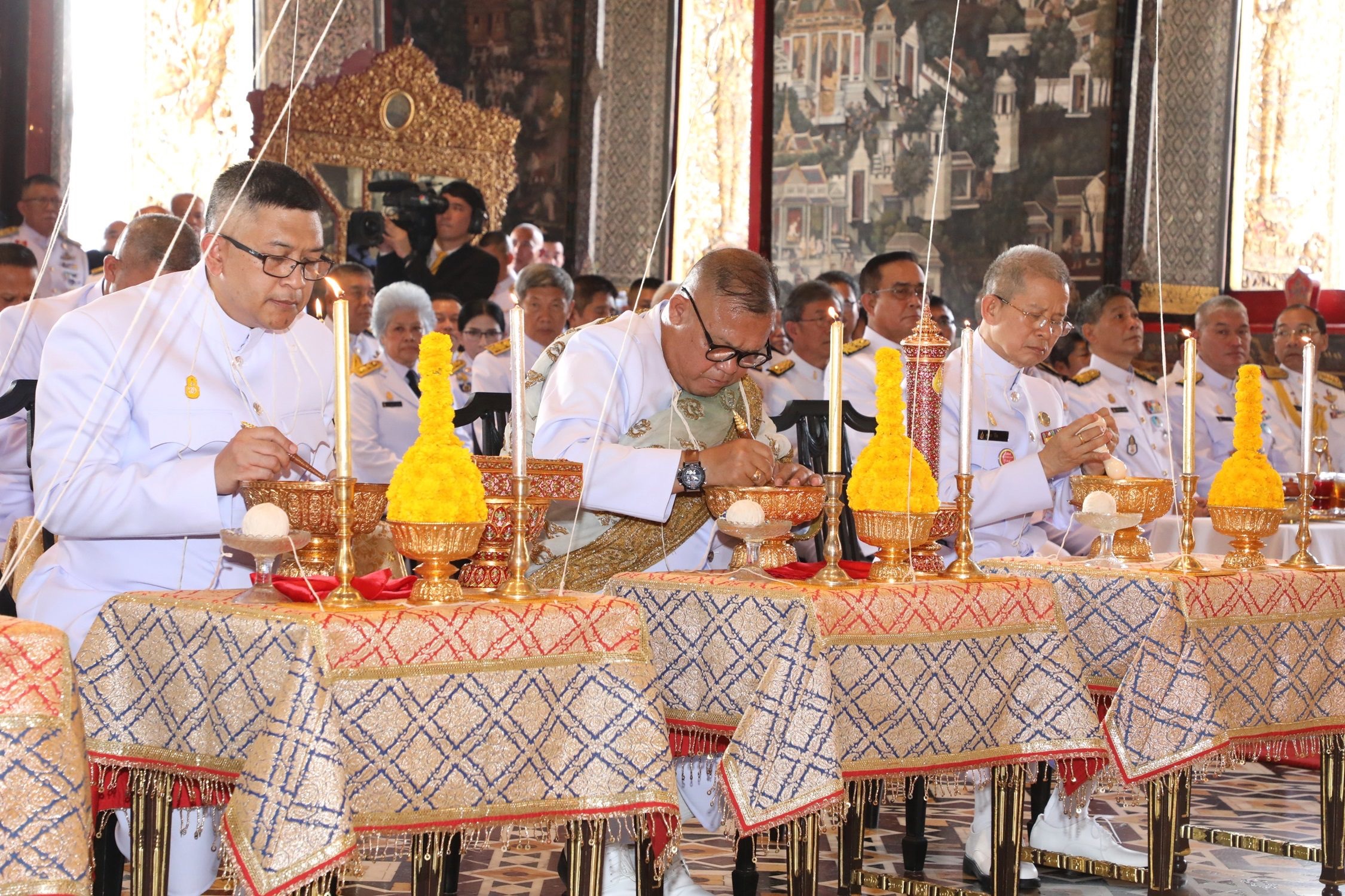 พิธีจารึกพระสุพรรณบัฏฯแล้วเสร็จตามฤกษ์ เตรียมทูลเกล้าฯถวายสมเด็จพระเจ้าอยู่หัวในวันพระราชพิธีบรมราชาภิเษก