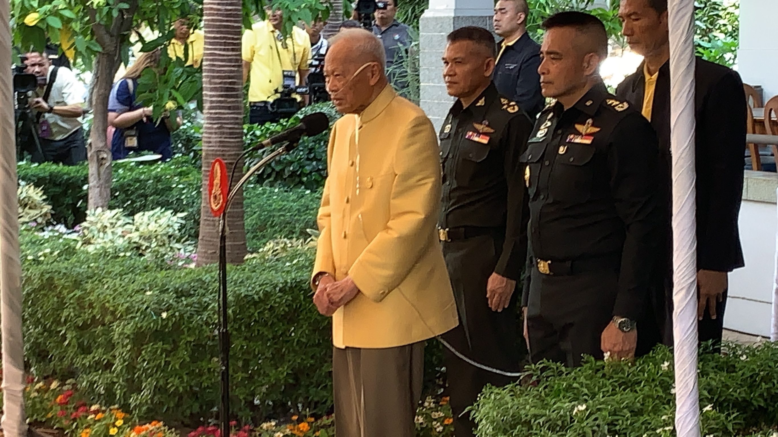 “ป๋าเปรม” ให้พรสงกรานต์ การันตีรัฐบาล “บิ๊กตู่” ไม่โกง หากคิดผิด ขอรีบแก้ไข