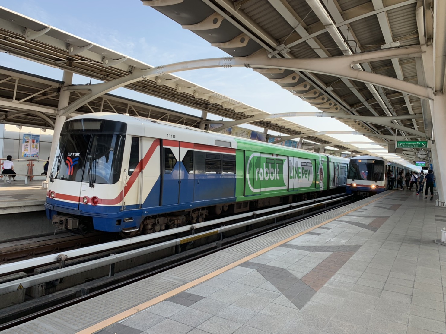 ปิดดีล! บิ๊กตู่งัดม.44 ปลดล็อกสัมปทานรถไฟฟ้าสายสีเขียว สั่งเจรจา BTS ให้เสร็จพ.ค.นี้