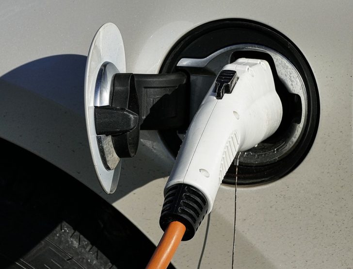 electric-car-2862381_960_720