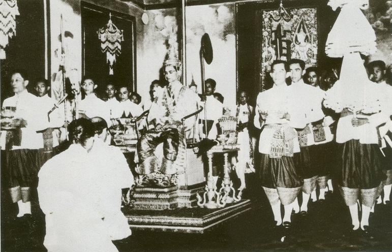 ภาพประวัติศาสตร์พระราชพิธีบรมราชาภิเษกพระบาทสมเด็จพระเจ้าอยู่หัวรัชกาลที่ 9
