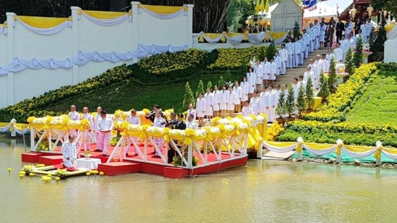 เพชรบุรีประกอบพิธีพลีกรรมตักน้ำอภิเษก ที่ท่าน้ำศักดิ์สิทธิ์วัดท่าไชยศิริ