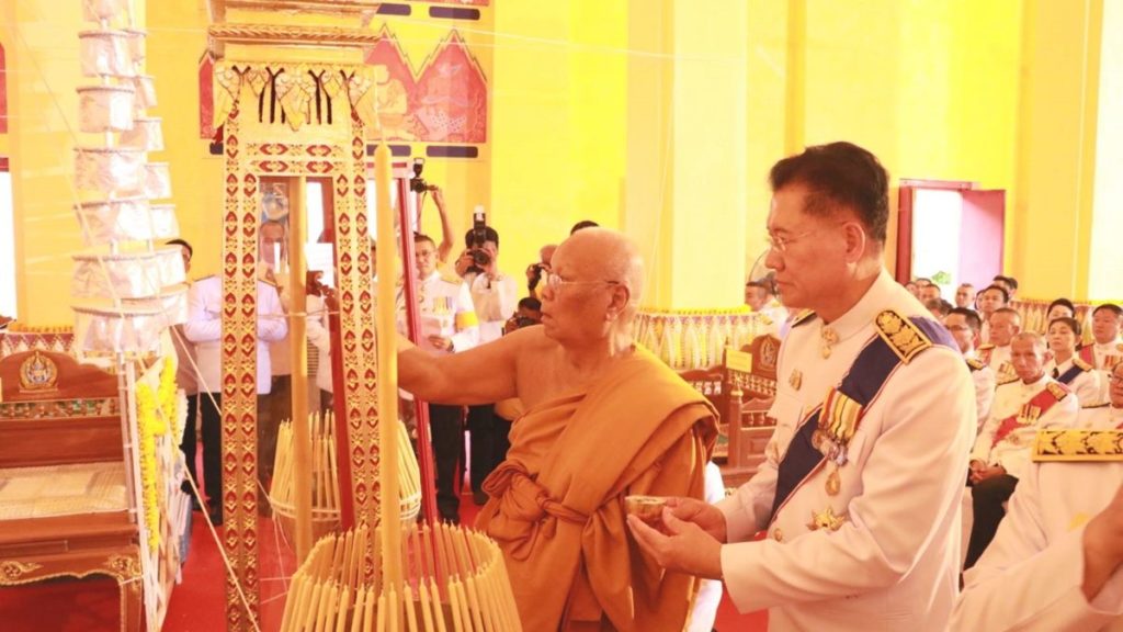 “โคราช”นิมนต์ 4 พระเกจิเจริญจิตภาวนา-สวดภาณวาร พิธีทำน้ำอภิเษก เตรียมสมโภชก่อนส่งมอบมหาดไทย