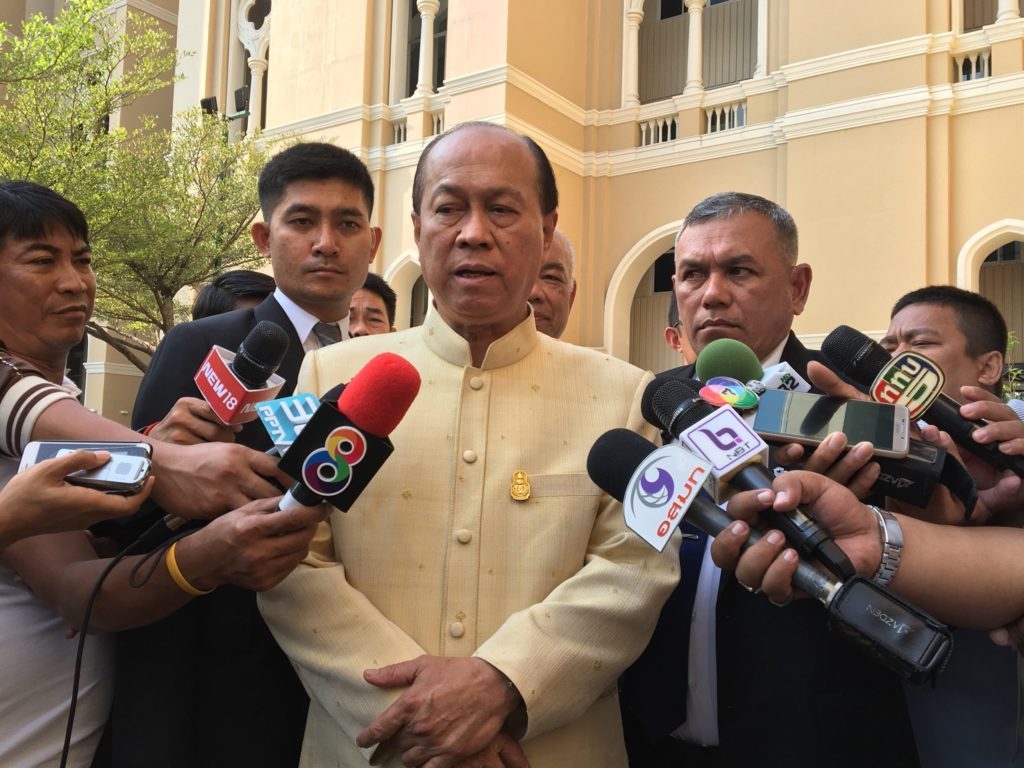 มท.1 เร่งแก้ปัญหา “หมอกควัน” ระบุ ระยะนี้ต้องไม่เผาเพิ่ม รีบดับไฟทั้งหมด เผยนายกฯ ติดตามใกล้ชิด