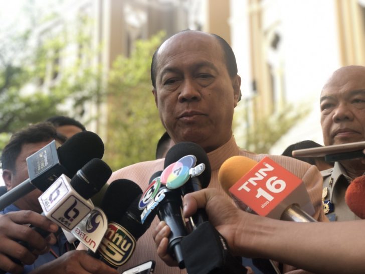 “บิ๊กป๊อก” ย้ำหาข้อเท็จจริง ปมนักศึกษารวมตัวล่ารายชื่อถอดกกต. ลั่นทุจริตเลือกตั้ง โทษคือคุกอย่างเดียว