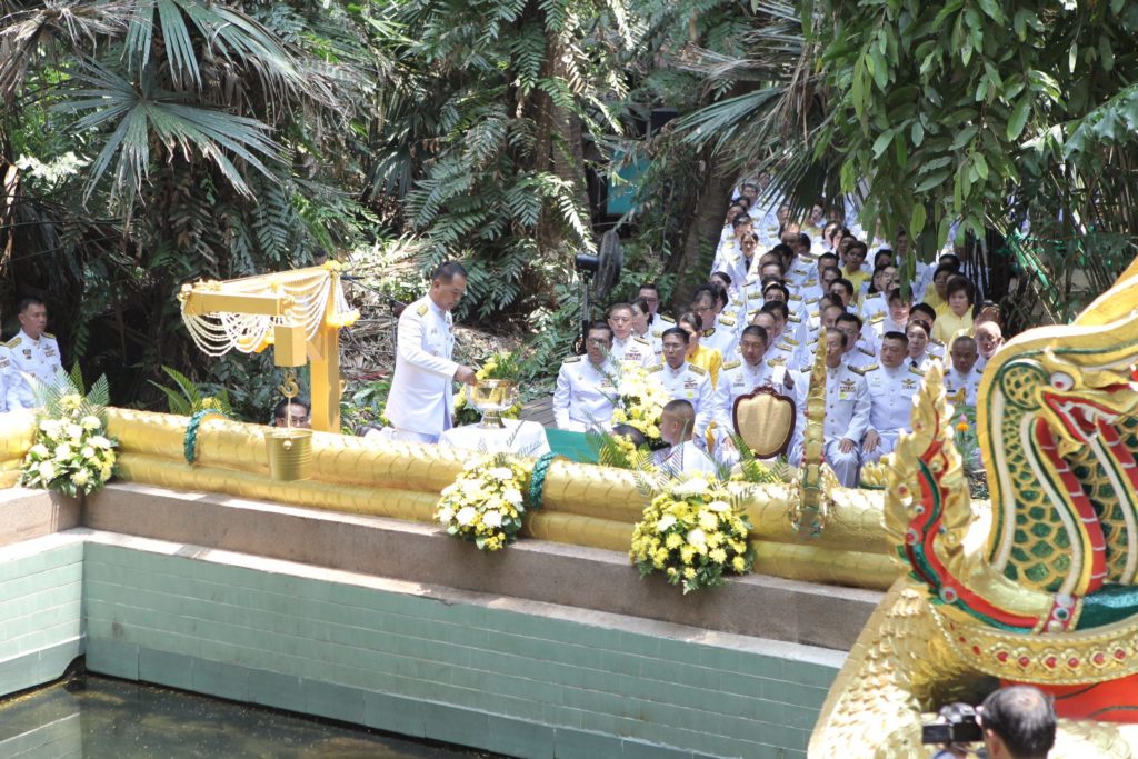 “อุดรธานี” ประกอบพิธีพลีกรรมตักน้ำในแหล่งน้ำศักดิ์สิทธิ์คำชะโนด