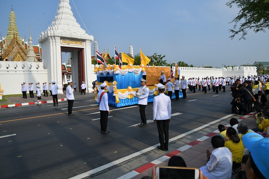 ขบวนเชิญน้ำอภิเษกไปเก็บในพระอุโบสถวัดพระแก้ว รอฤกษ์พระราชพิธี 4 พ.ค.
