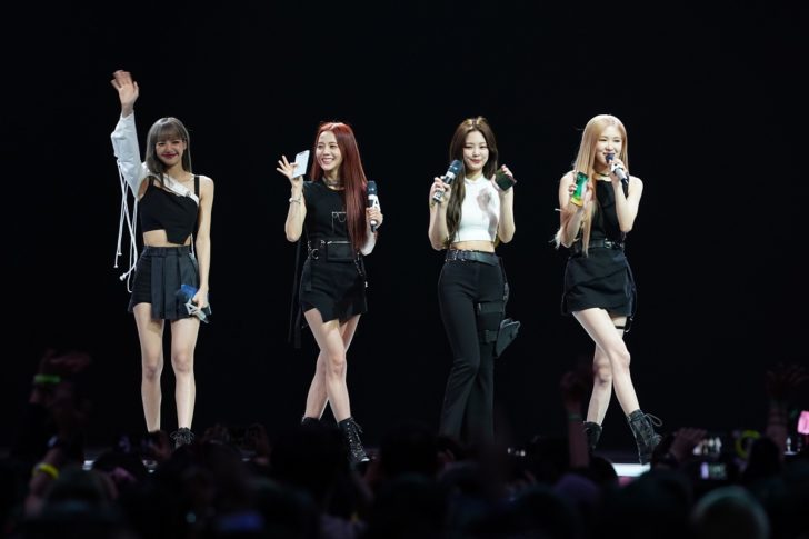 ภาพที่ 5 - สี่สาว BLACKPINK กับสมาร์ทโฟนซัมซุง กาแลคซี่ เอ 80