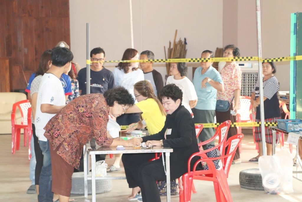 เลือกตั้งใหม่ 2 หน่วยลำปางคึกคัก ประชาชนรอใช้สิทธิแต่เช้า