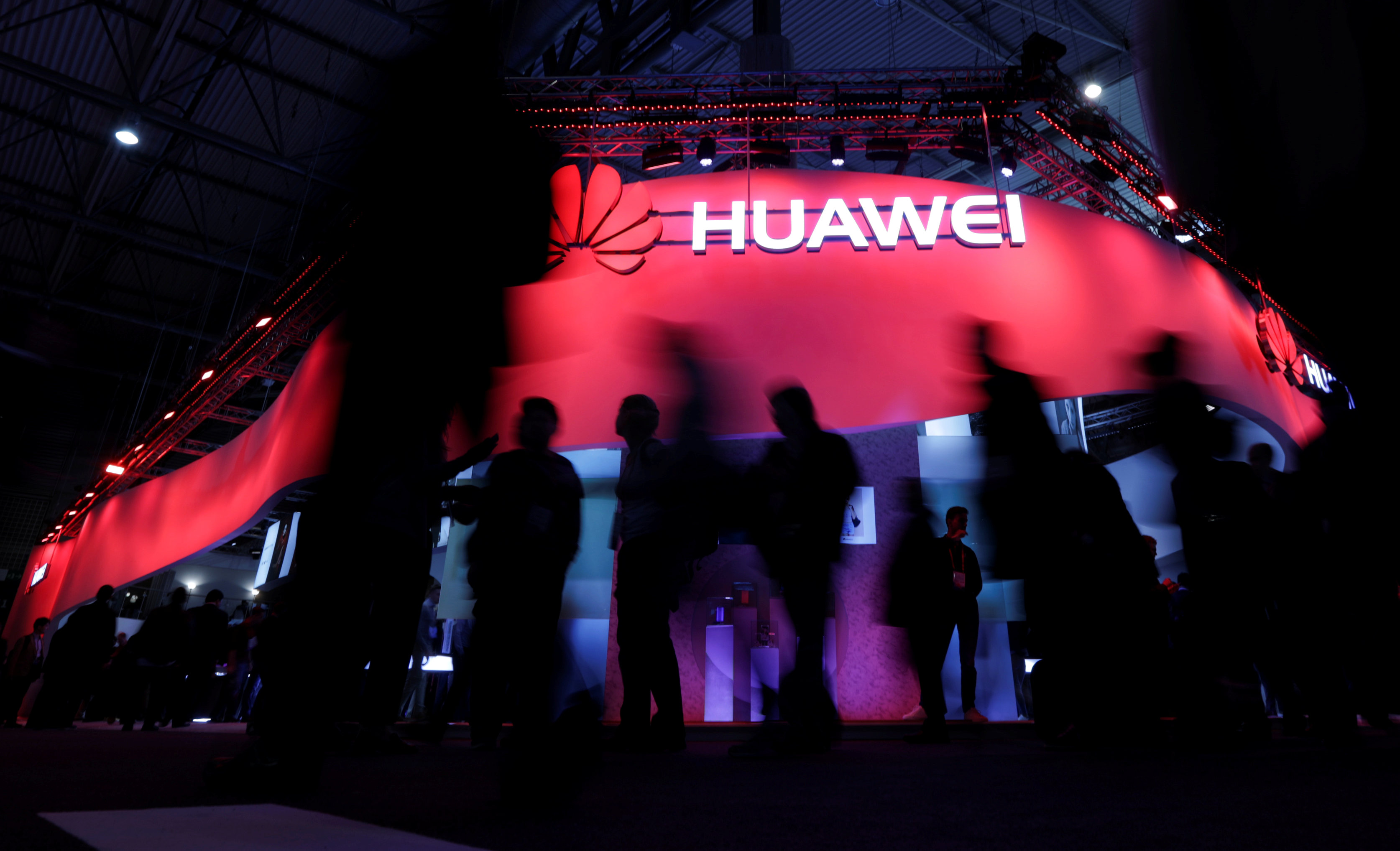 บริษัทเทคโนโลยีหลายราย ร่วมแบน “Huawei” ตาม Google
