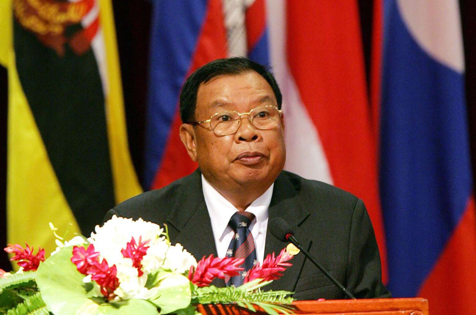 ประธานประเทศ “สปป.ลาว” เรียกร้องบริษัทจีนเพิ่ม “แรงงานคนลาว” ในโครงการรถไฟลาว-จีน