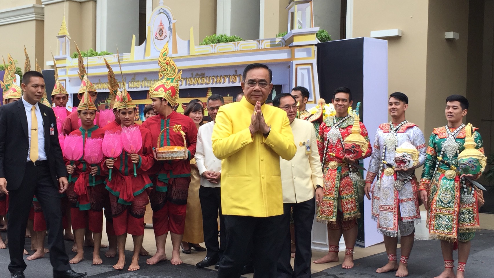 ‘บิ๊กตู่’ เยี่ยมชมกิจกรรม เนื่องในเทศกาลวิสาขบูชา ประจำปี’62 – การจัดมหรสพสมโภชฯ