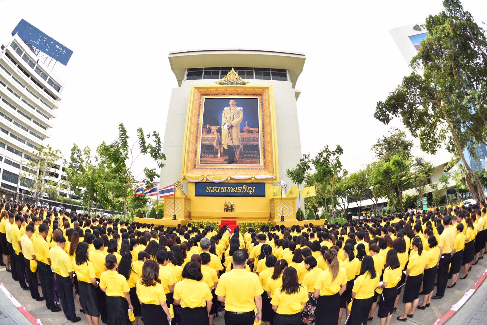 การบินไทยจัดพิธีถวายเครื่องราชสักการะถวายพระพรชัยมงคล เนื่องในโอกาสมหามงคลพระราชพิธีบรมราชาภิเษก
