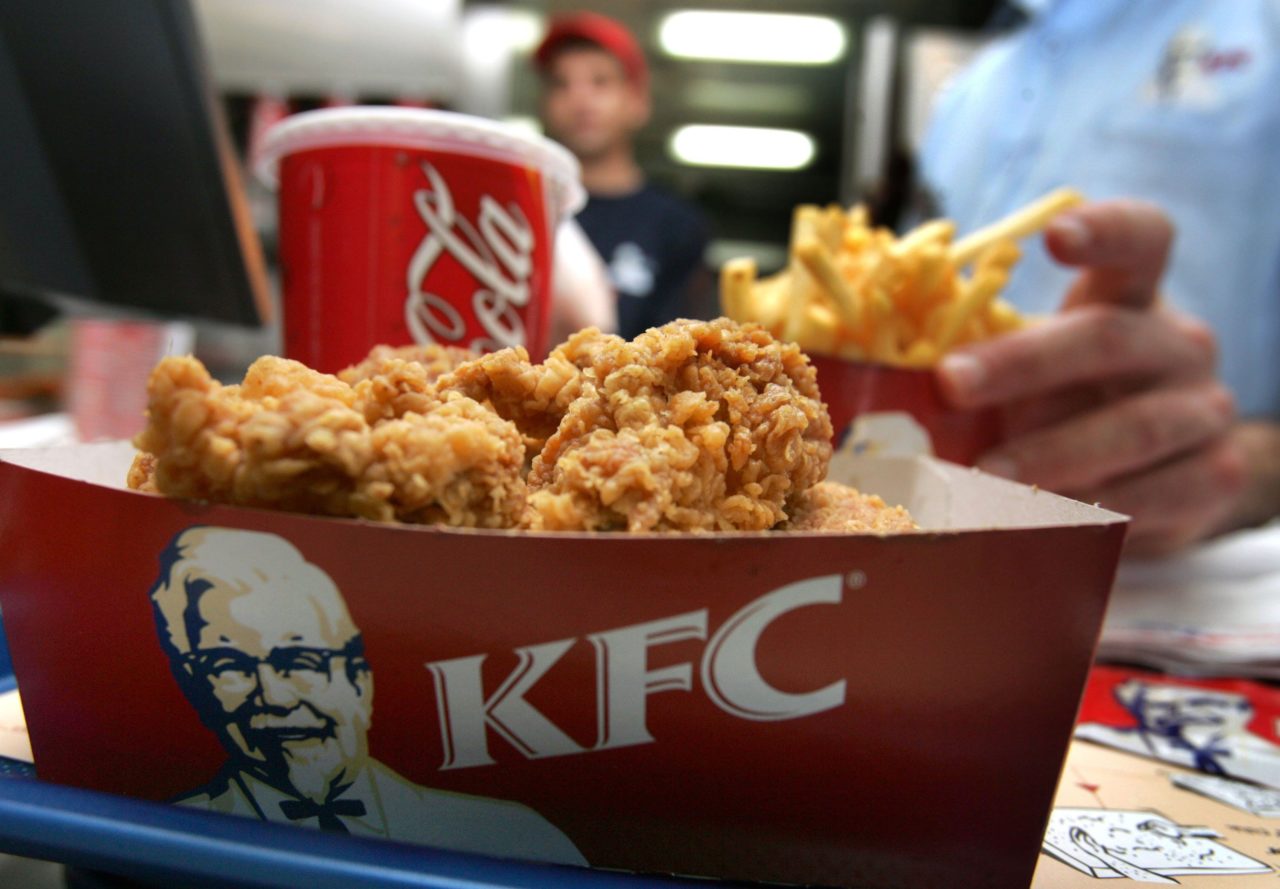 ผลิตภัณฑ์ใหม่ “KFC หนังไก่ทอดกรอบ” เริ่มจำหน่ายแล้ว 6 สาขาใน “อินโดนีเซีย”