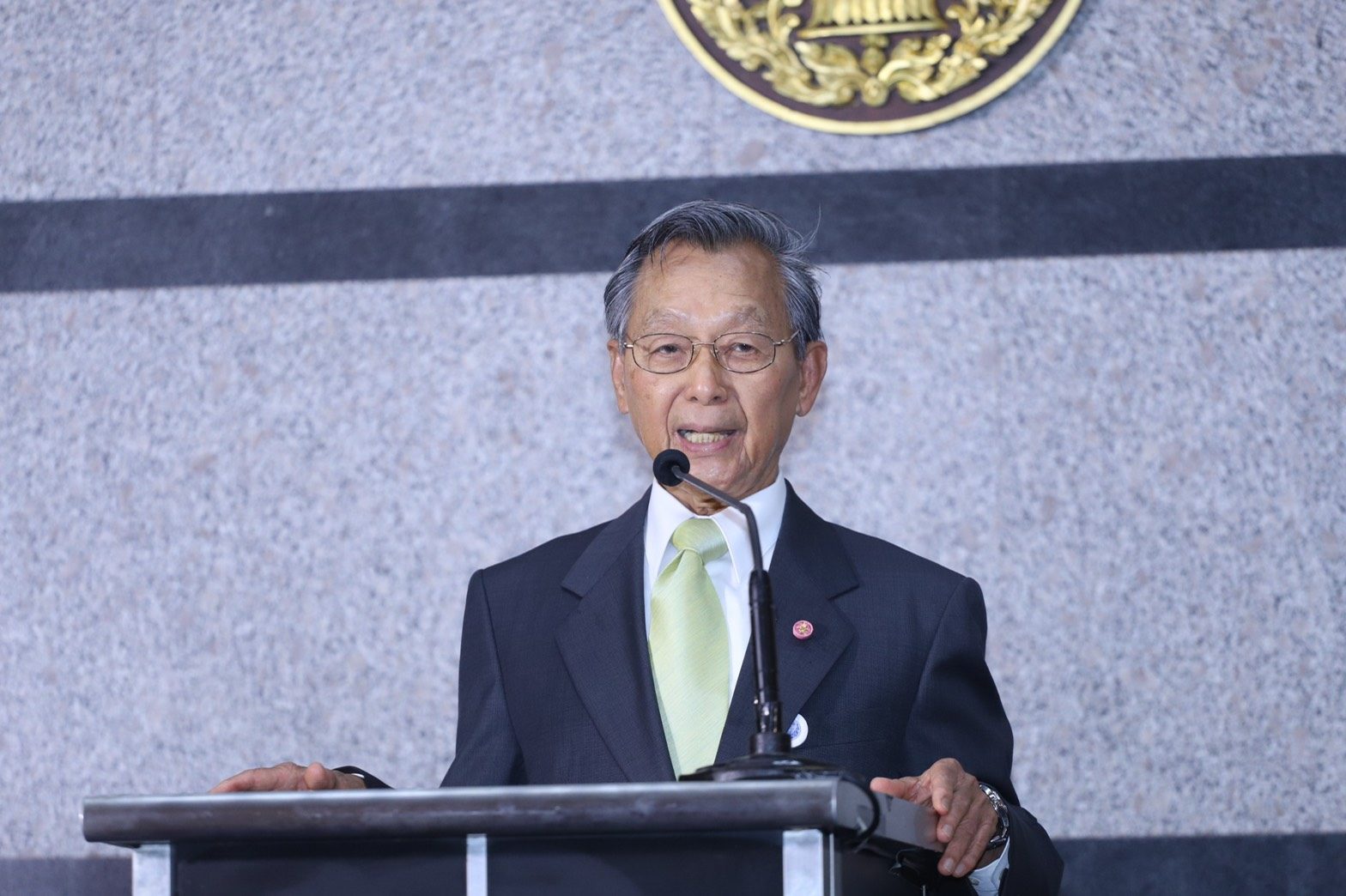 “ชวน” เตรียมนัดหารือ ปธ.วุฒิฯ หาที่โหวตนายกฯ ห่วงอุปกรณ์ไม่พร้อม