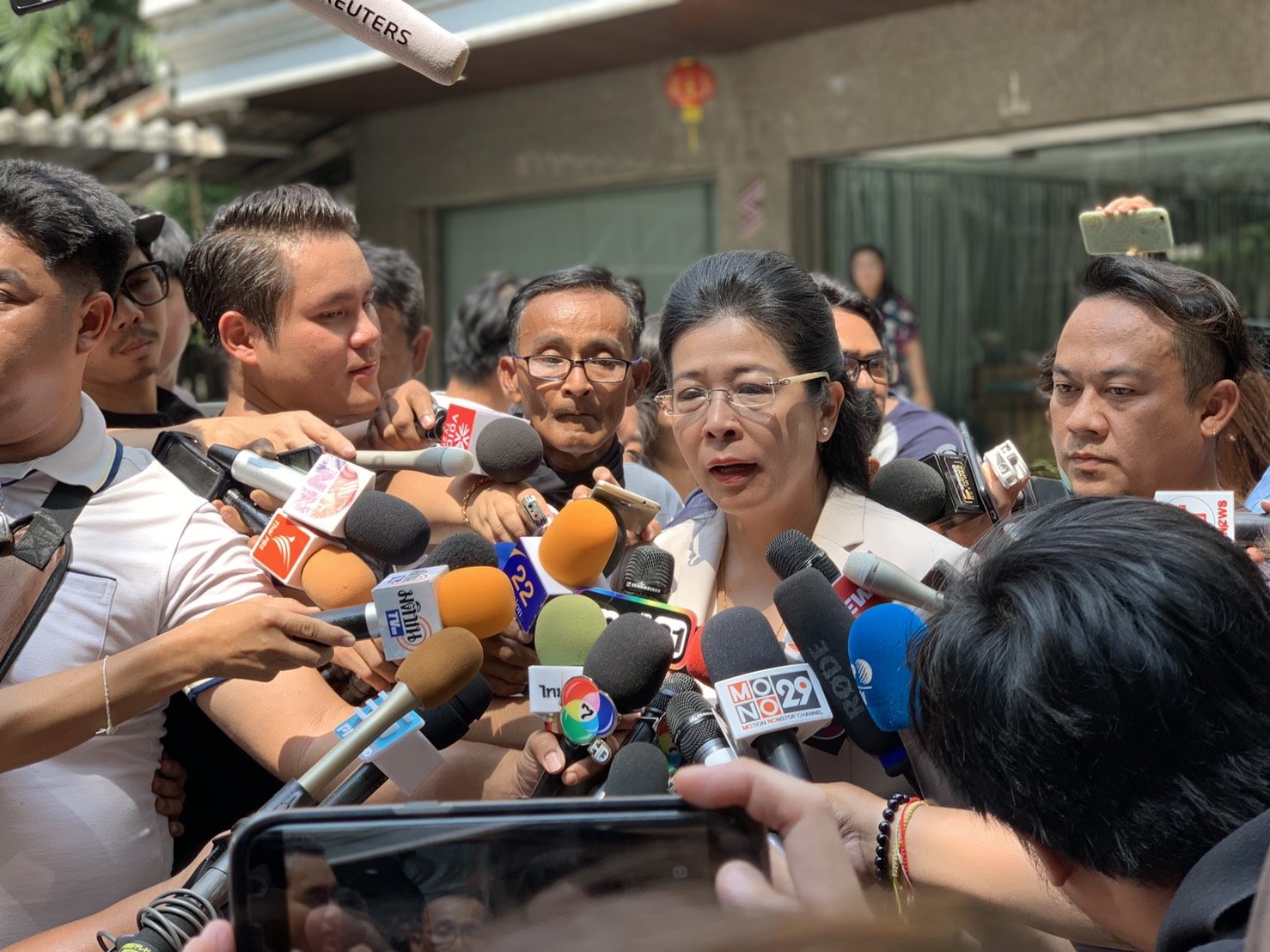 ‘หญิงหน่อย’ รอดูท่าทีพรรคขนาดกลางตัดสินใจร่วมรบ.กับ “เพื่อไทย” ยัน ยังไม่ได้ดีล “หัวหน้าพรรคภูมิใจไทย” เป็นนายกฯ