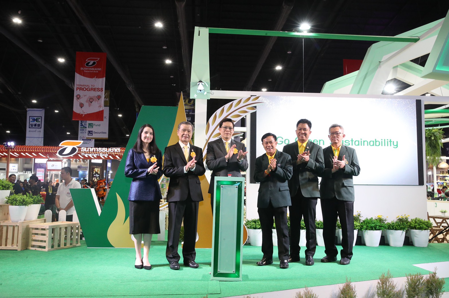 ธ.ก.ส. ขายสลากหน่วยละ 100 บาท ลุ้นรางวัลสูงสุด 15 ล้านบาท ในงาน  Money Expo 2019