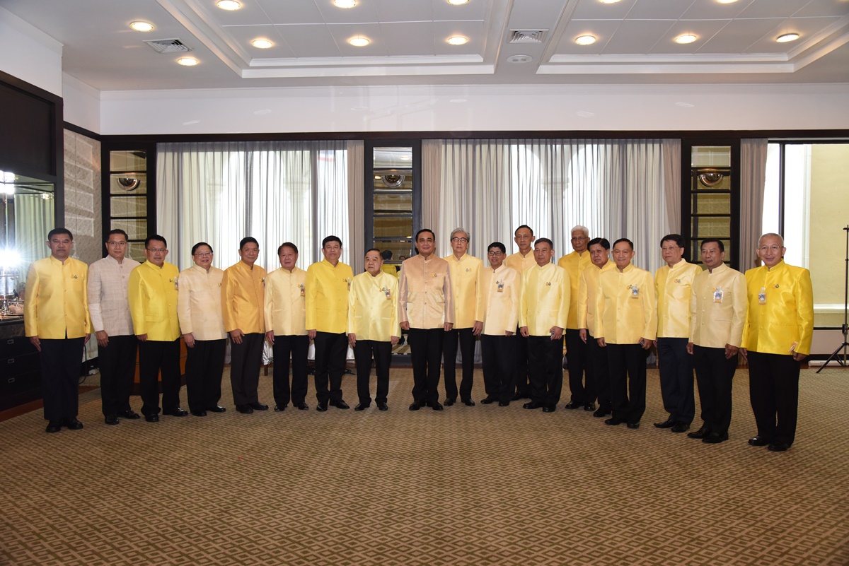 “15 รัฐมนตรี”ลาออกไปเป็น สว.