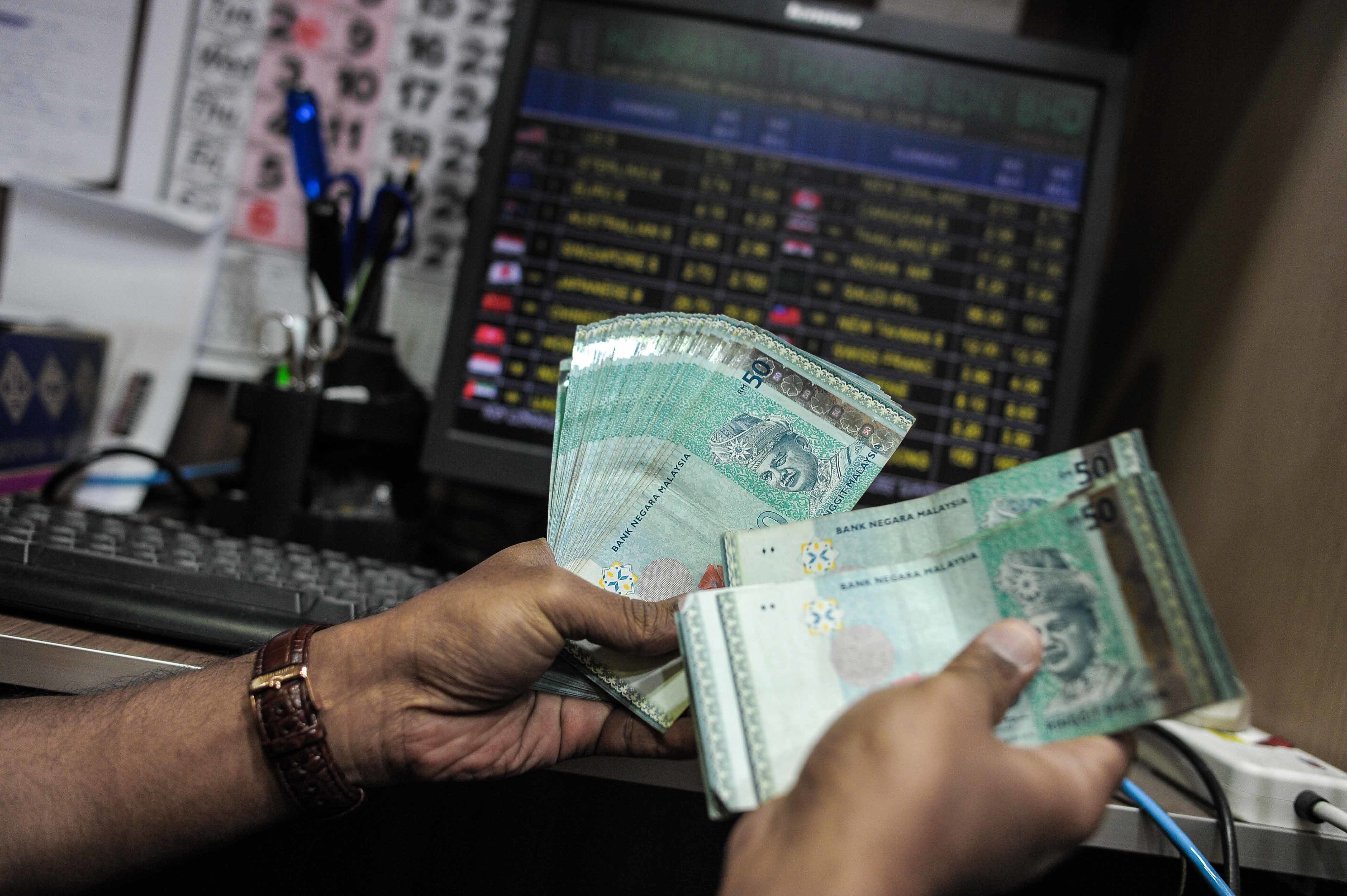เงินริงกิตอ่อน ทุบการค้าชายแดนใต้ “ทัวร์มาเลย์” กำลังซื้อวูบ 20%