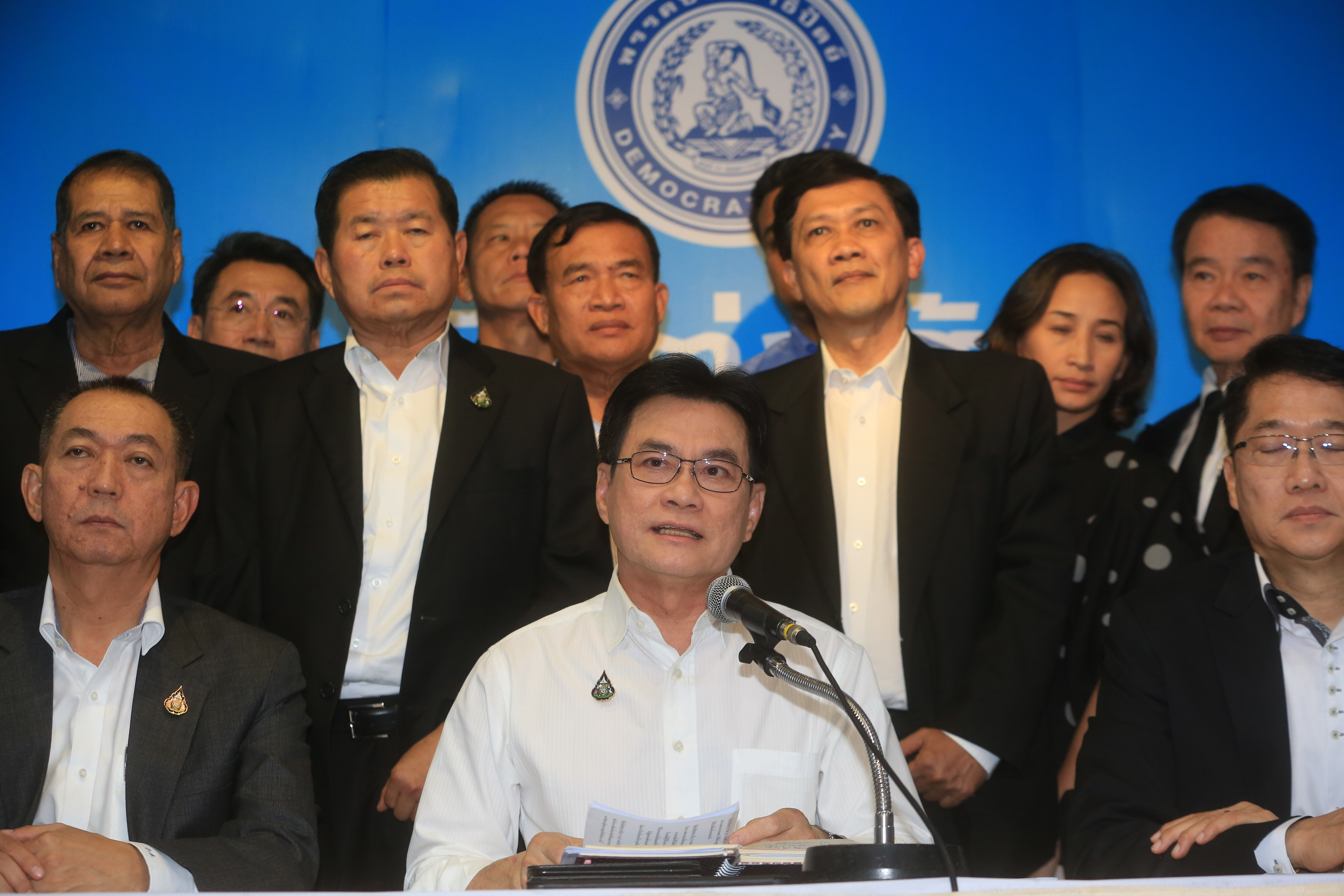 ประชาธิปัตย์ อ้างปิดสวิตช์ คสช. โหวต “ประยุทธ์” ปิดดีลร่วมรัฐบาล พปชร.ยึดกระทรวงเกรดเอ