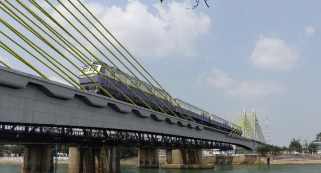 ยังไม่ถึงครึ่งทาง! รีวิวแผนรถไฟทางคู่สายใต้ “นครปฐม-ชุมพร “สร้างไม่ถึง 50% ติดระเบิดรื้อแบบวุ่นได้นั่งปี’65