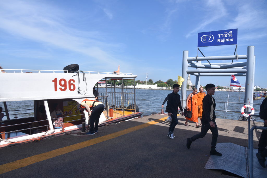 ท่าเรือราชินี ปิดปรับปรุง