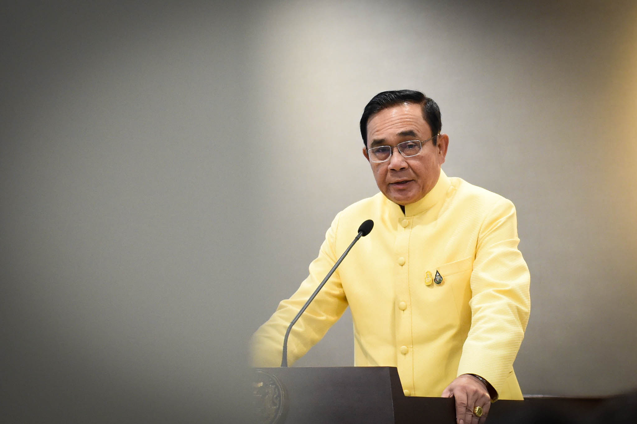 พรรคร่วมมีเสียว “ประยุทธ์” เผย มีบางชื่อหลุดโผ ครม. ยันกลางเดือนหน้ามีรัฐบาลชัวร์