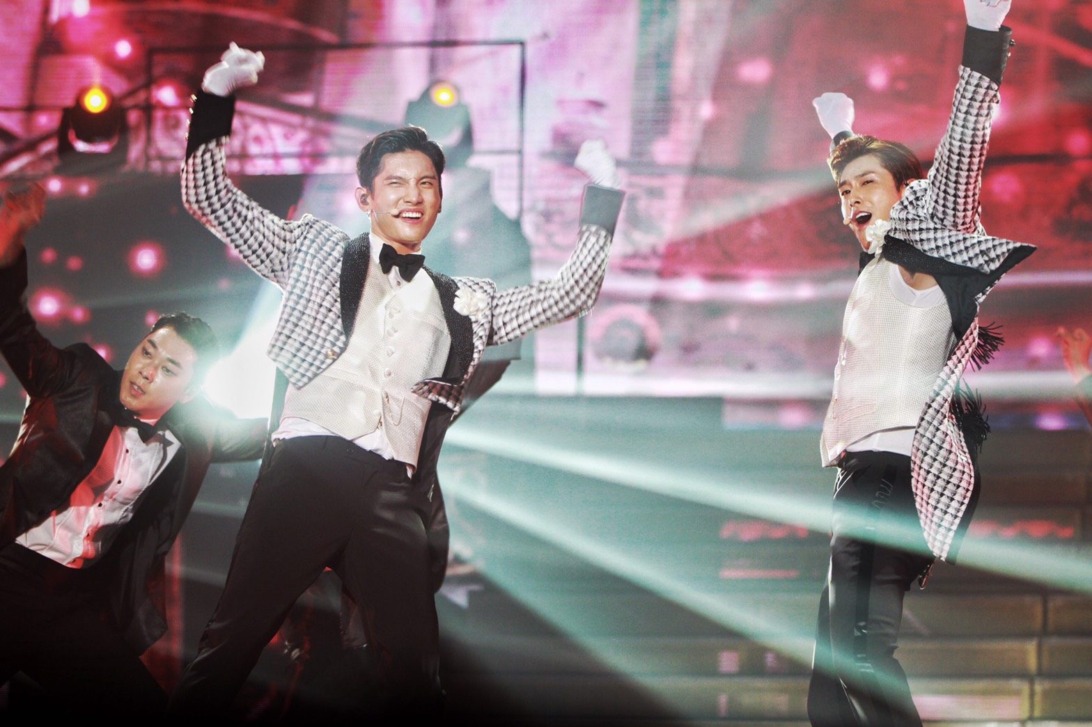 นานแค่ไหนก็ยังรัก “4NOLOGUE” มอบความทรงจำครั้งประวัติศาสตร์ใน “TVXQ! CONCERT -CIRCLE- #with in BANGKOK”