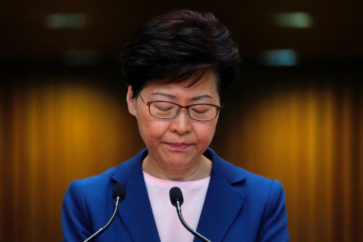 Hong Kong Chief Executive Carrie Lam speaks to media over an extradition bill in Hong Kong “แครี ลัม” ยอมถอย ชี้ร่าง กม. ผู้ร้ายข้ามแดนได้ “ตายไปแล้ว”